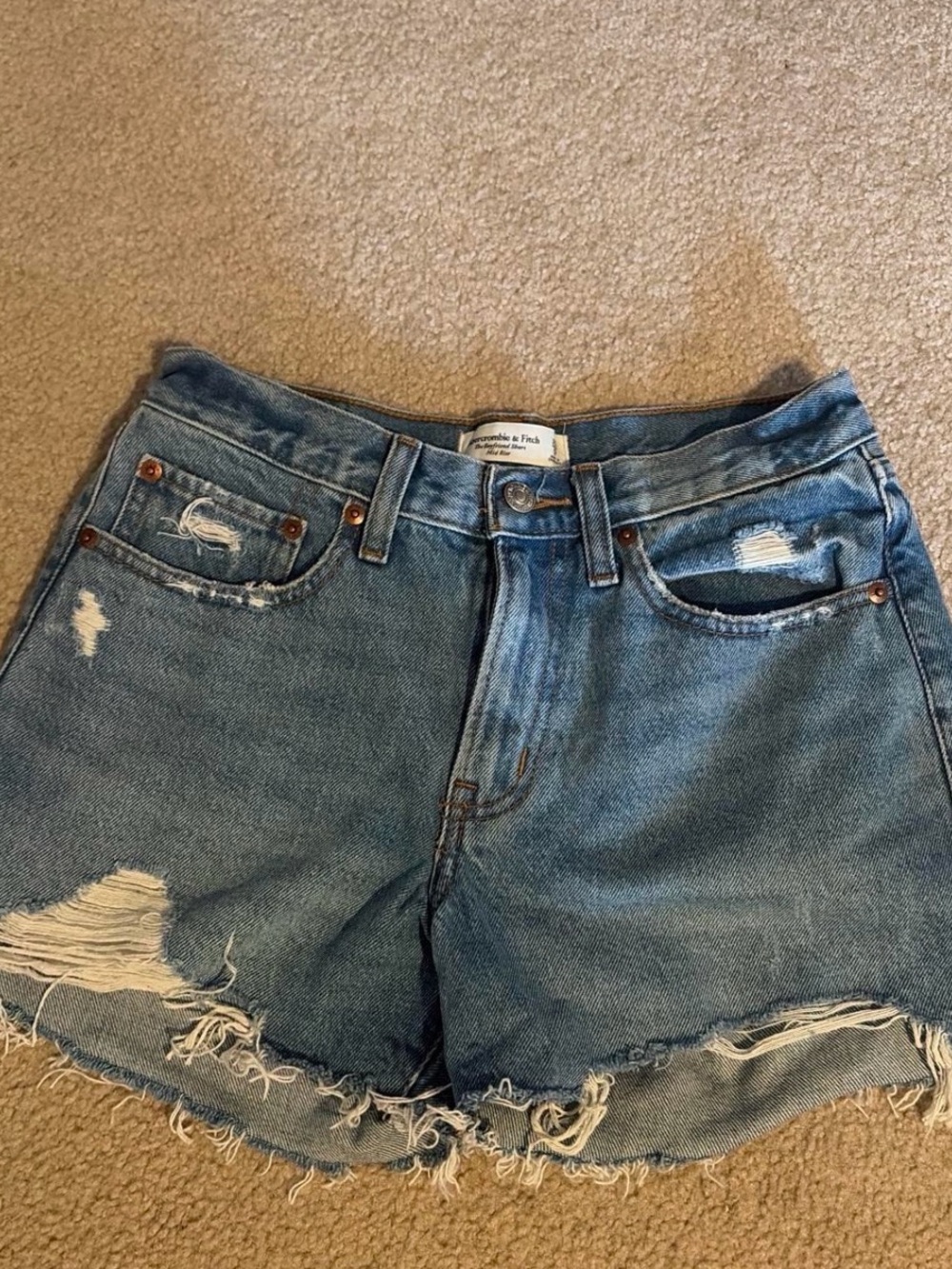 A&F The Boyfriend Short Mid Rise Shorts